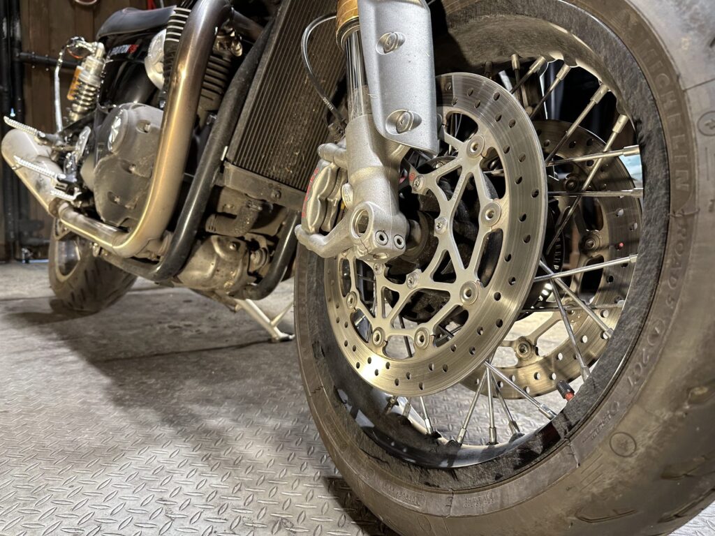 フロントホイールの施工前