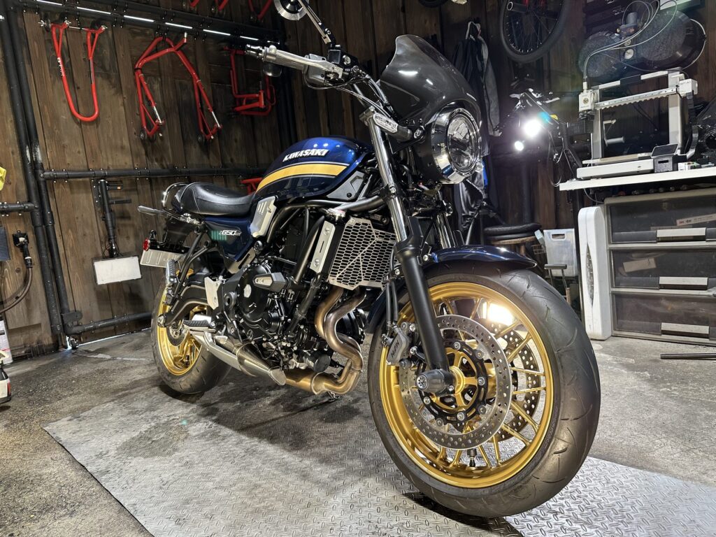 Z650RS前方の施工後全景