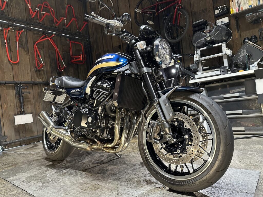 Z900RS前方の施工後全景